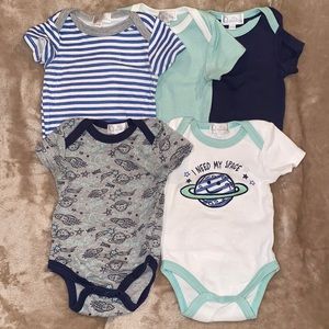 Quiltex 6-9M 5-pc Space-Themed Onesie Set